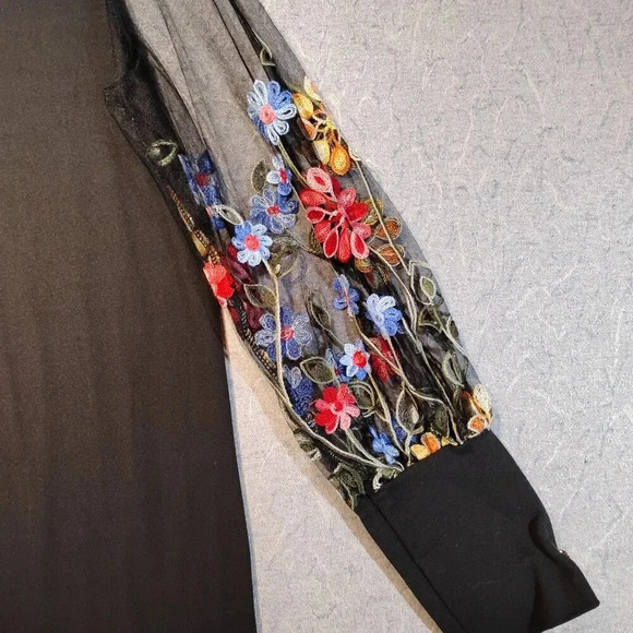 Shein  Women's Black Long Floral Embroidered Mesh Sleeves Size XL 44-12 - Picture 7 of 9
